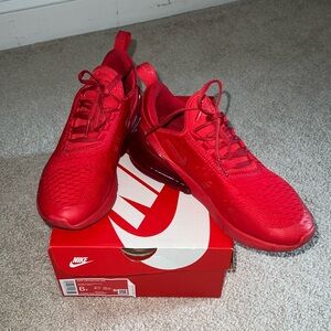 Nike Air Max 270 youth size 6